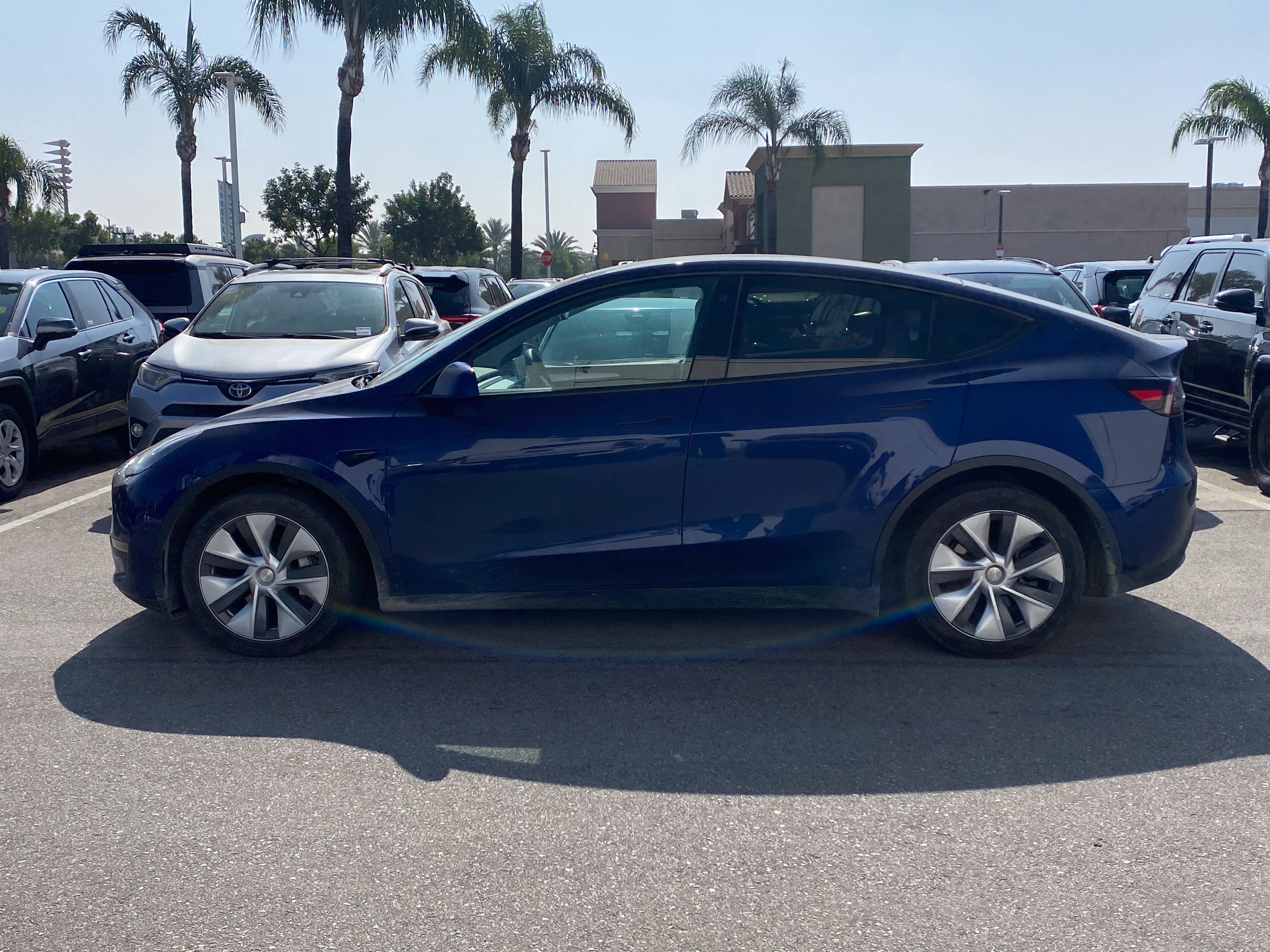 tesla model y 2023 7SAYGDEE2PA100039 image tesla model y 2023 7SAYGDEE2PA100039 image